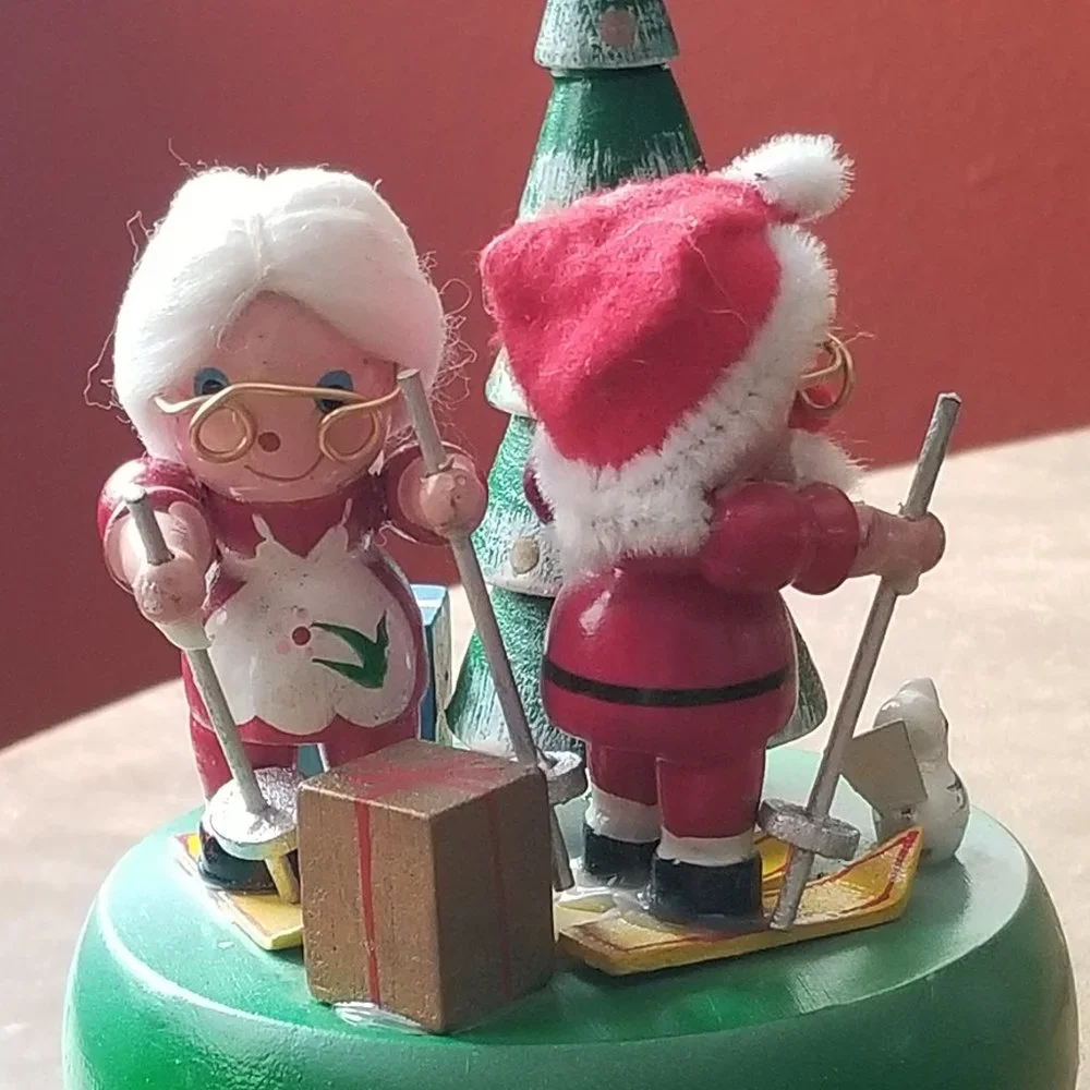 RARE VINTAGE GERMAN ERZGEBIRGISCHE STEINBACH CHRISTMAS ROTATING WOOD MUSIC BOX